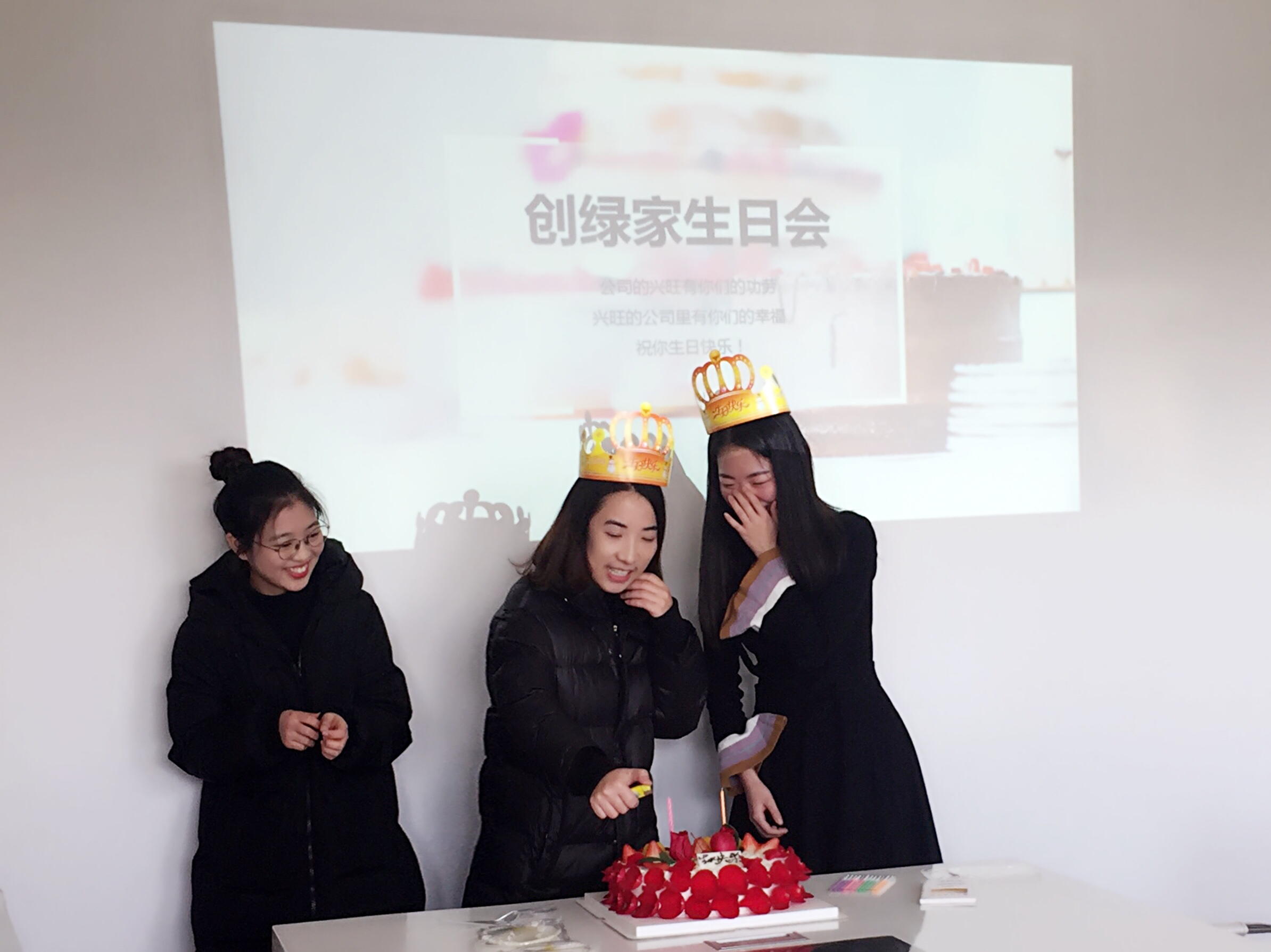 【1月生日會(huì)】本月壽星只有美少女，拍圖拍到小編手機(jī)內(nèi)存不夠啦！